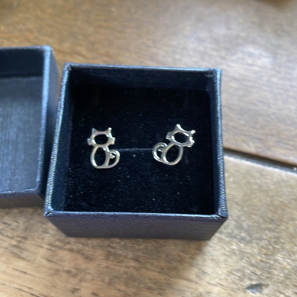 sofia Milani Jewelry - New with box Sterling Silver minimalist cats studs